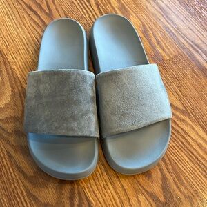 Calia foam slides